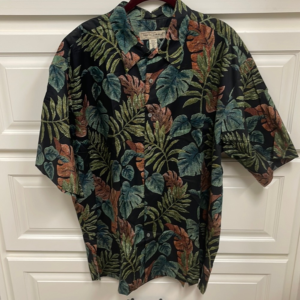 Tori Richard men’s cotton shirt, light weight, like new